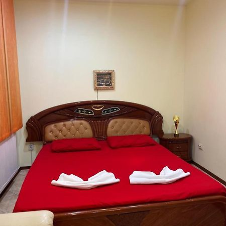 Aurora Boutique-Studio Premium Bed & Breakfast Bucharest Exterior photo