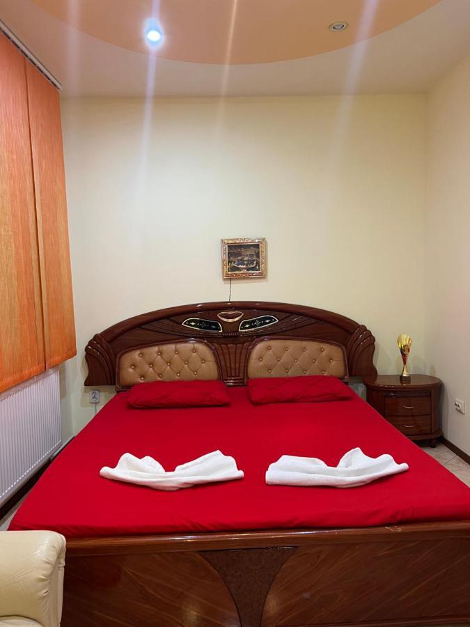 Aurora Boutique-Studio Premium Bed & Breakfast Bucharest Exterior photo